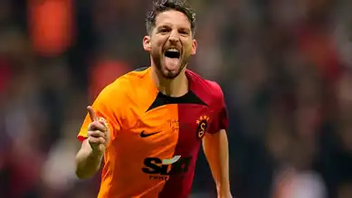 Mertens'in Şarkısı Sarı-Kırmızılıları Büyüledi!