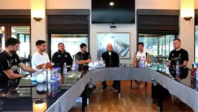 Yücel, Beşiktaş Futbol Takımıyla Buluştu