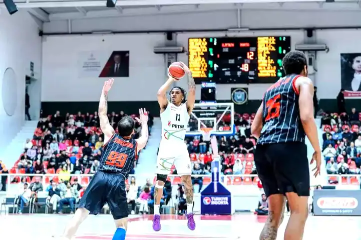Aliağa Petkimspor, Manisa Basket'e Evde Mağlup Oldu