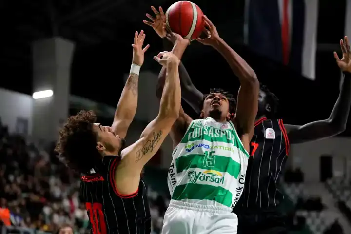 Bursaspor, Manisa Basket'e Evinde Mağlup Oldu