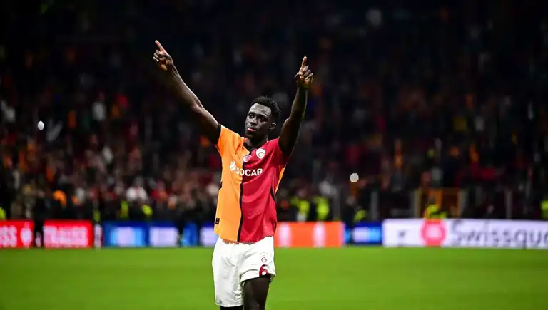 Galatasaray'da İlk Yarı Kart Raporu: Sanchez Önde!