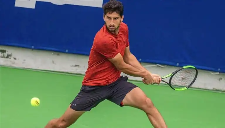 Milli Sporcu Acilen Ülkeye Getiriliyor