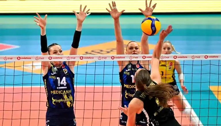 VakıfBank, Şampiyonluk İçin Fenerbahçe'yi Yenmeli!